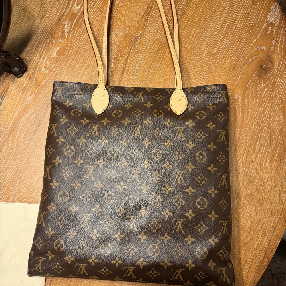 Louis Vuitton Brown Monogram Canvas Tote with Natural Vachetta Handles